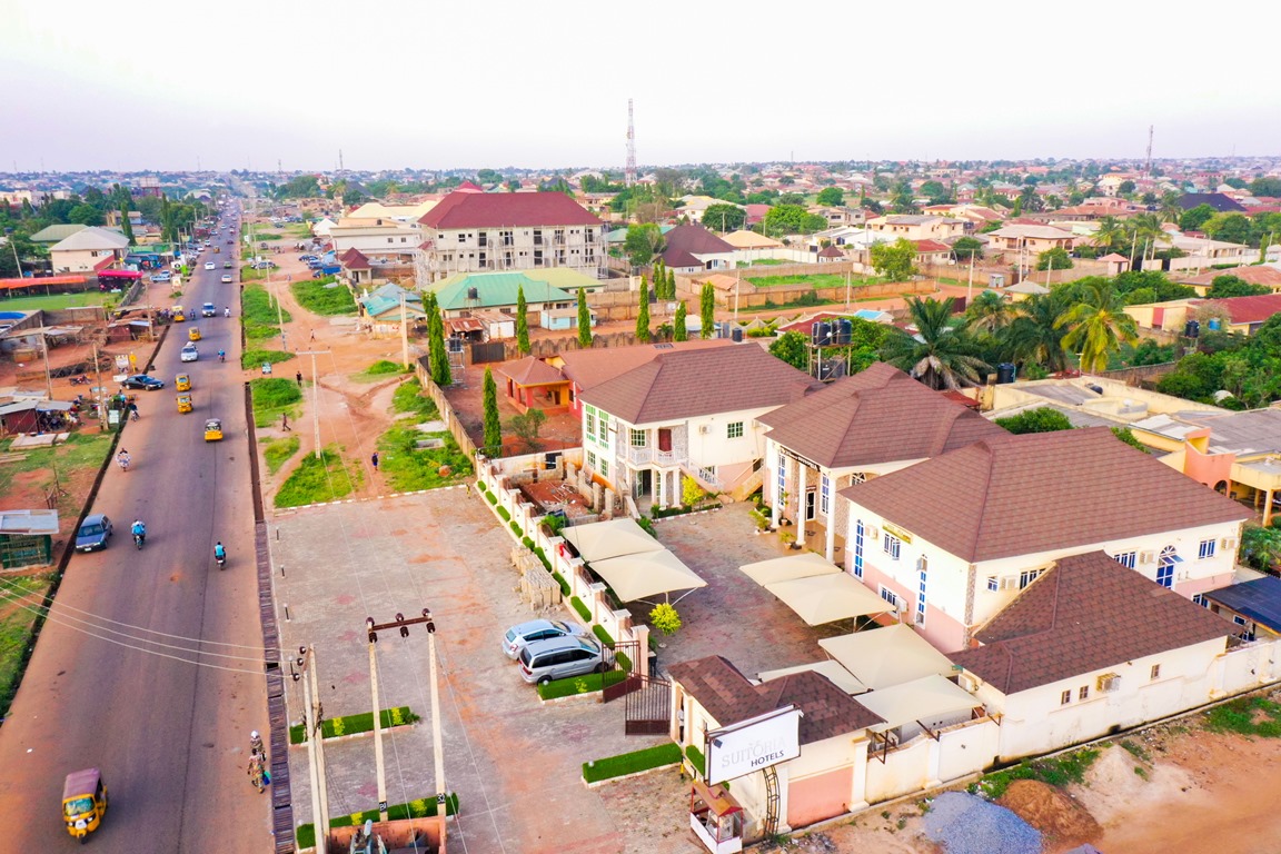 Welcome to Suitoria Hotels, NNPC Road, Gaa Akanbi, Ilorin, Kwara State