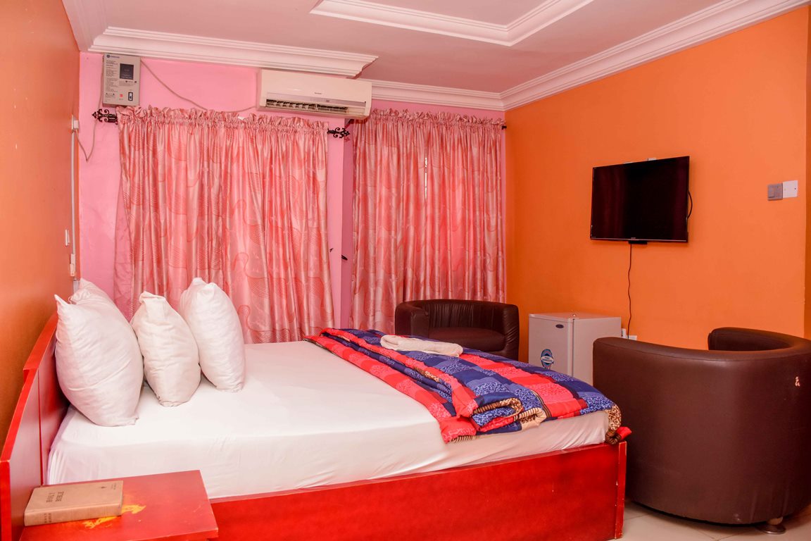 Welcome to Suitoria Hotels, NNPC Road, Gaa Akanbi, Ilorin, Kwara State